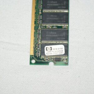 SDRAM 16M x 64-bit, 128MB, Infineon Technologies AG, 133 MHz, 168-pin DIMM, 3.3V